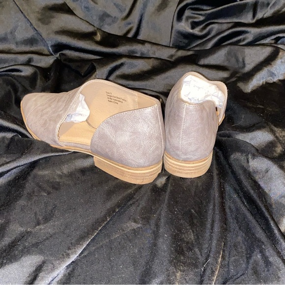 New no box size 8 half boot side cut flats - Picture 5 of 6